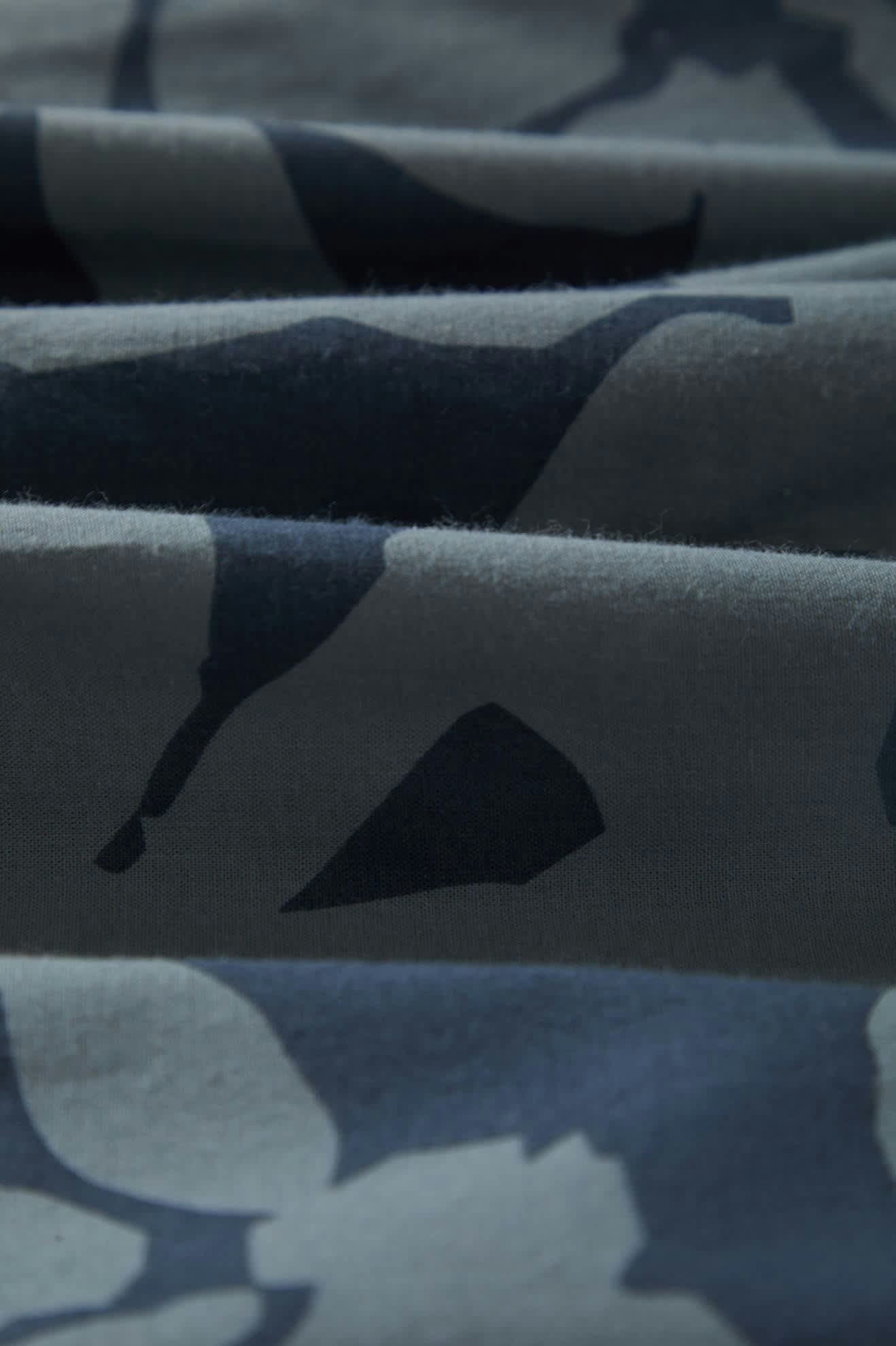Charter Print S/S Shirt - Washed Navy/Azure Blue Floral - Image 7