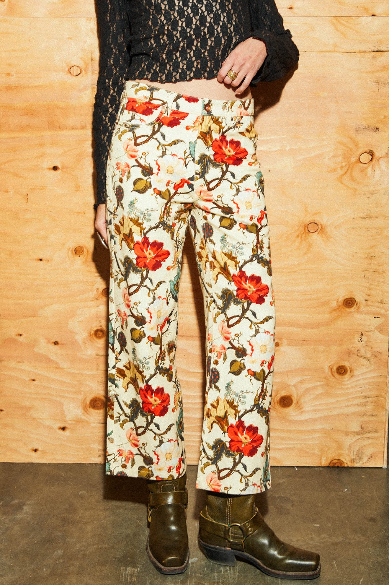 Margo Cropped 5-Pocket Pant - Botanical Floral - Image 3