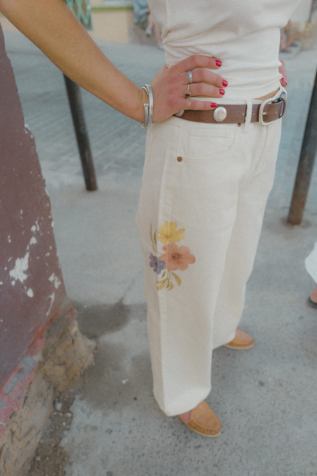 The Chloe 5-Pocket Pant - Off White Floral Burst - Image 9